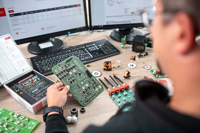 Würth Elektronik oferă partenerilor baze de date cu informații detaliate despre aproximativ 22.000 de componente